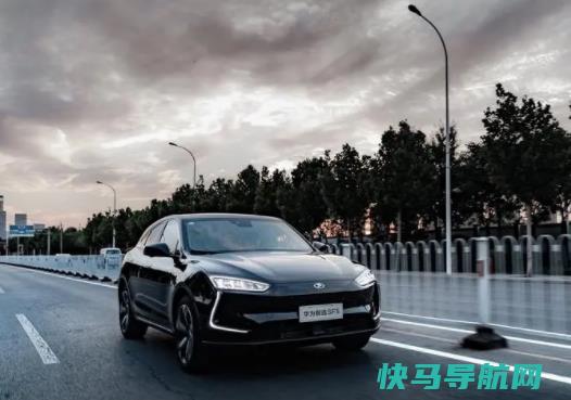 新能源汽车充电可以从家里扯线充电吗？新能源汽车充电能坐车里吗