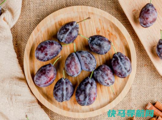 西梅大的小的哪个好？西梅裂开了还能吃吗